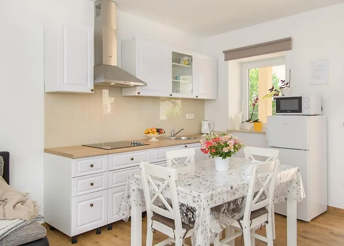 Appartement Bruneta 2 With Terrace *