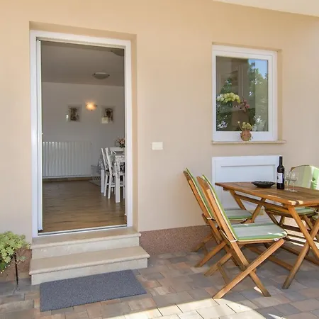 Bruneta 2 With Terrace * Tar-Vabriga