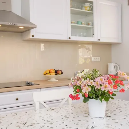 דירה Bruneta 2 With Terrace *